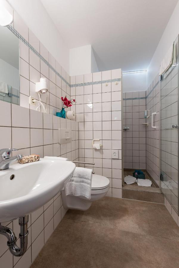 קסנטן Hotel Nibelungen Hof מראה חיצוני תמונה