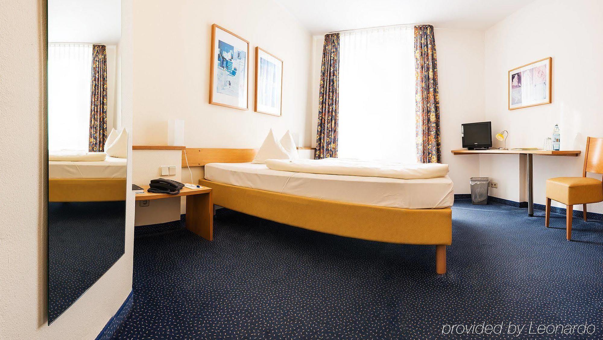 קסנטן Hotel Nibelungen Hof מראה חיצוני תמונה